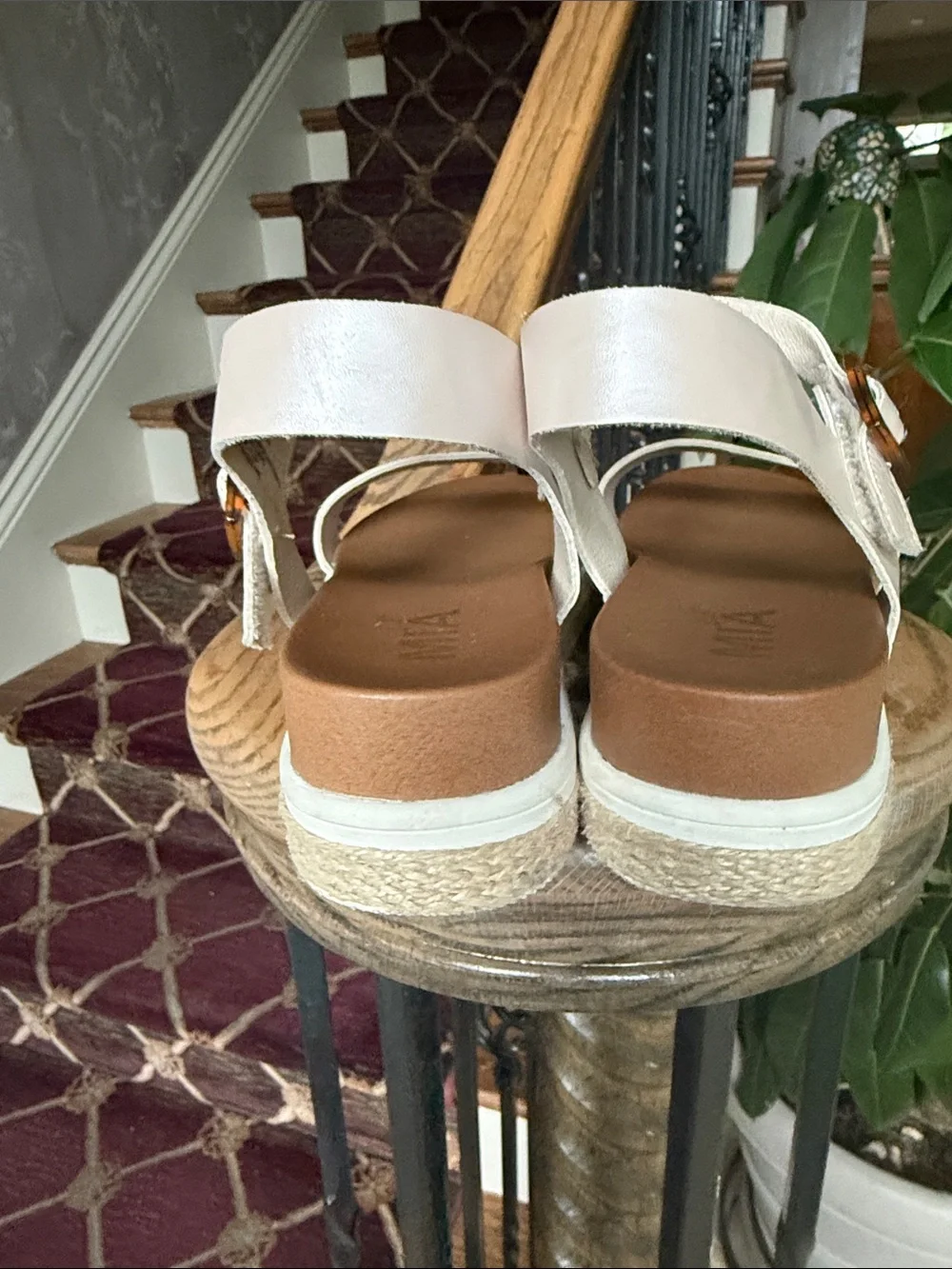 MIA JENISE girls sandal size 4 medium excellent condition